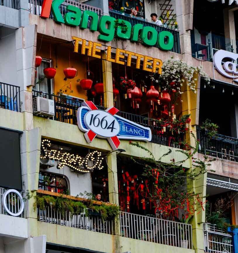 the cafes apartments ho chi minh stadt von aussen