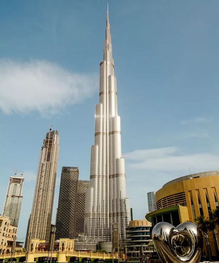 UAE Dubai Burj Khalifa im Tageslicht