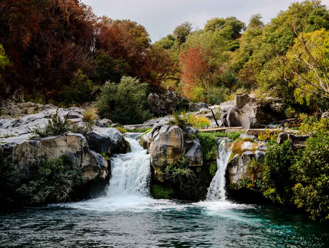 wasserfall bei erlebnisweg um burgruine von francavilla