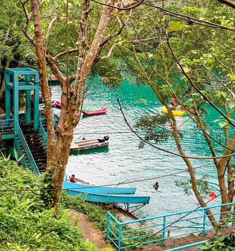 Ziplining bei Dark Cave in Phong Nha, Vietnam