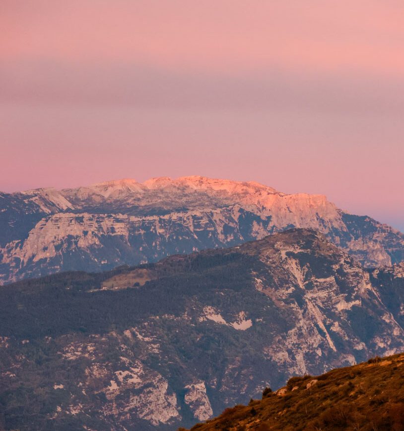 Alpenglühen beim Sonnenuntergang am Gardasee