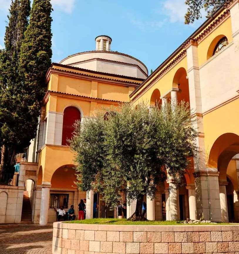 alte villa von vittoriale degli italiani gardasee