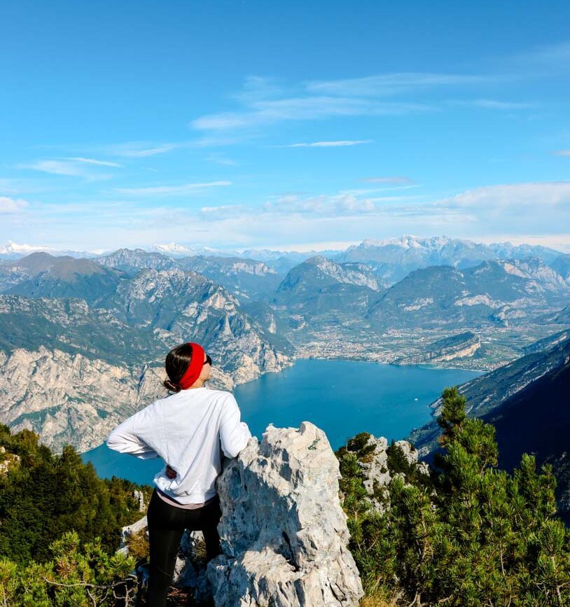 Ausblick bei der Panoramawanderung Sentiero del Ventrar beim Monte Baldo