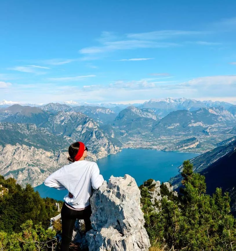 ausblick bei der panoramawanderung sentiero del ventrar beim monte baldo