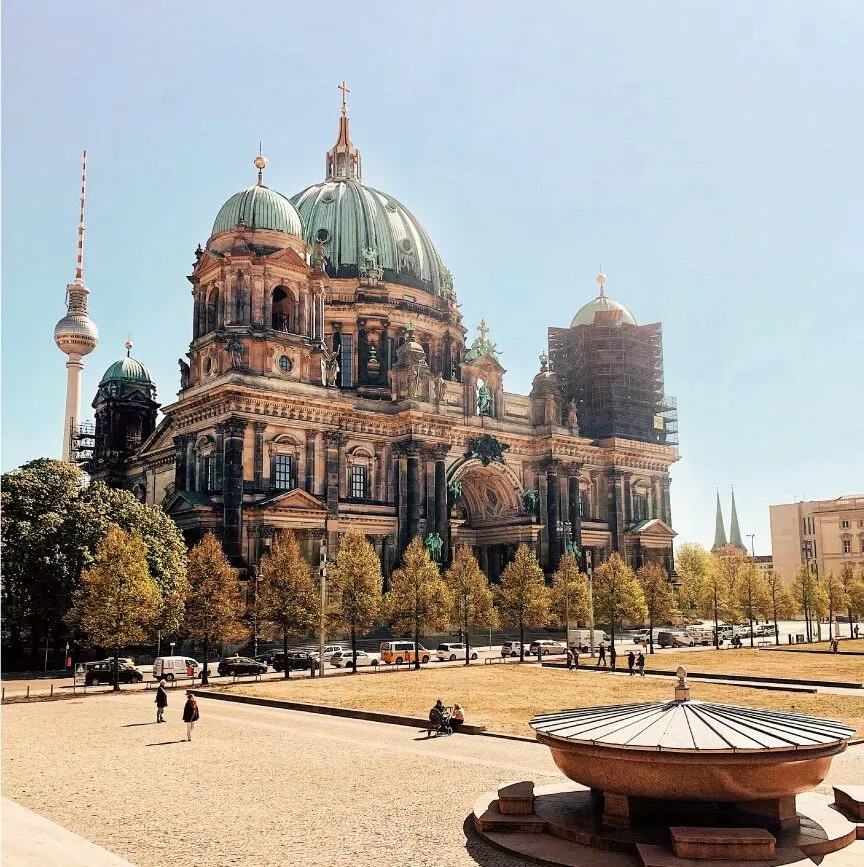 blick auf den berliner dom berlin staedtetrip