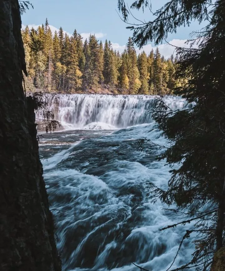 bow falls bow falls