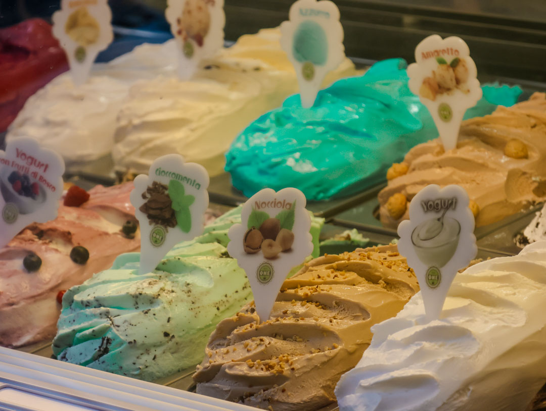 eis darf bei einem ausflug nach lazise am gardasee nicht fehlen