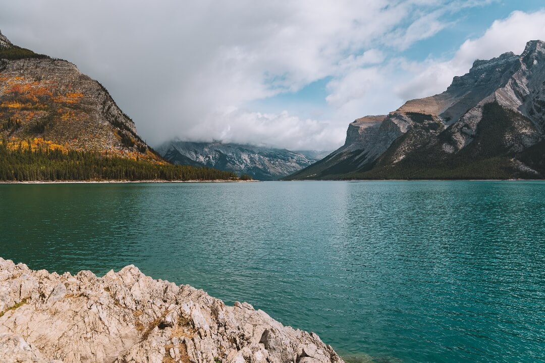 lake minnewanka lake minnewanka