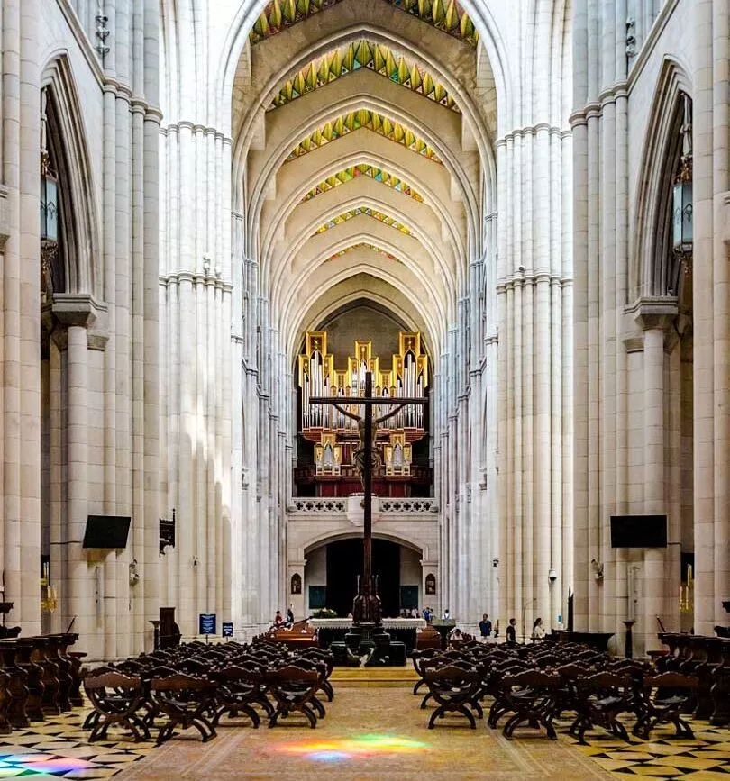madrid almudena kathedrale innen 2