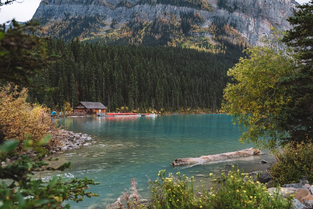 moraine lake bootshaus moraine lake bootshaus