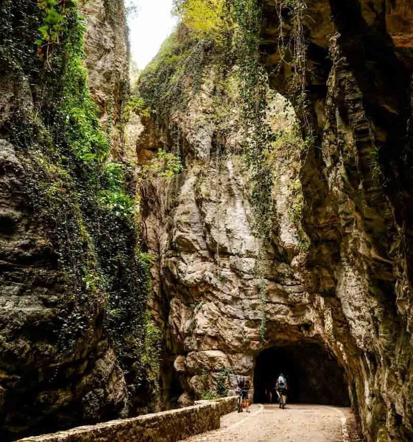 spektakulaere naturkulisse in der brassa schlucht