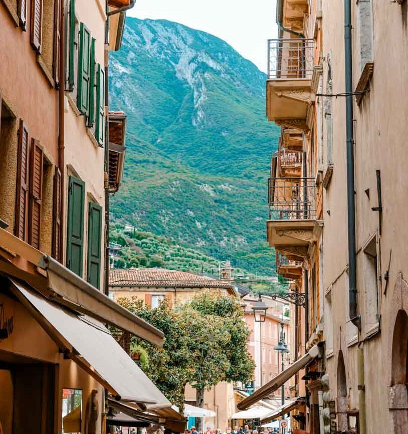 überlaufene Gassen in Malcesine am Gardasee