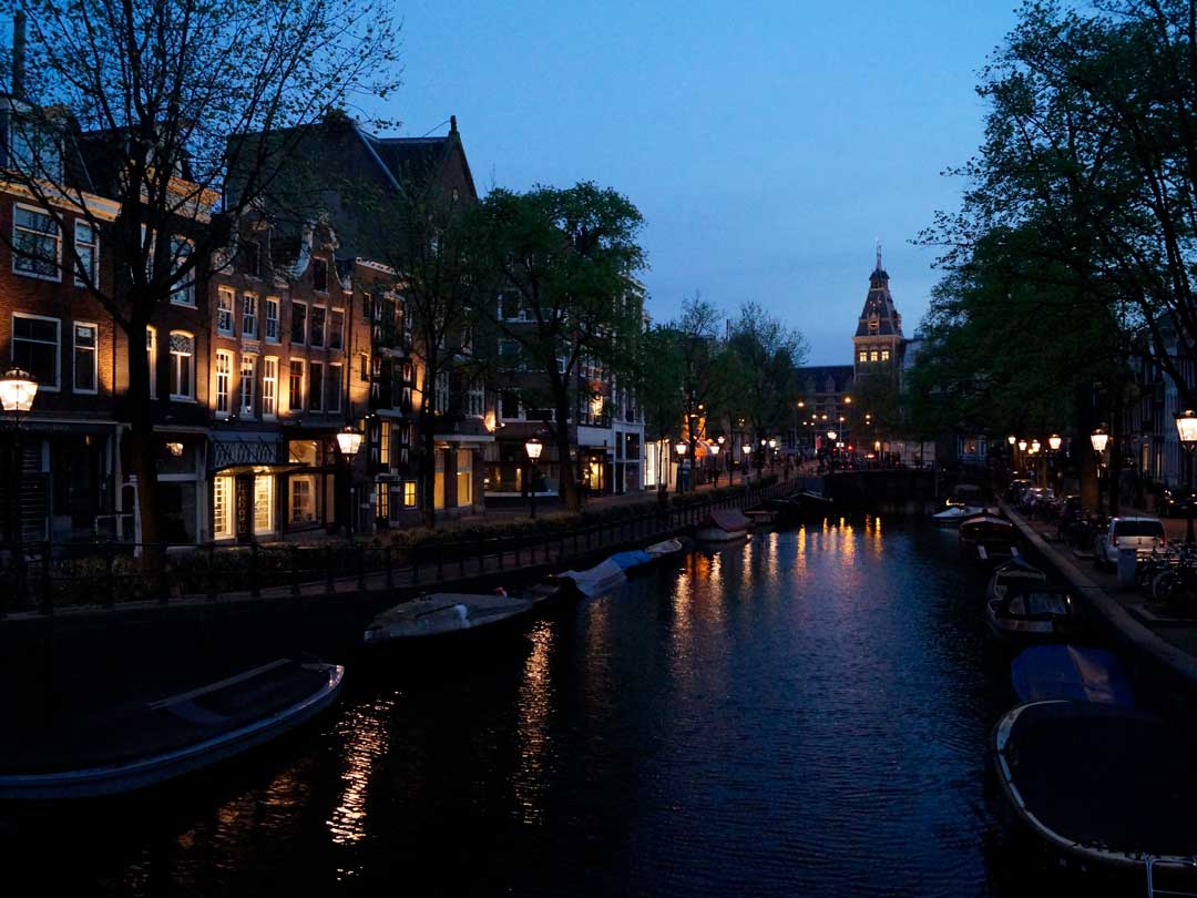 amsterdam grachtenfahrt abend