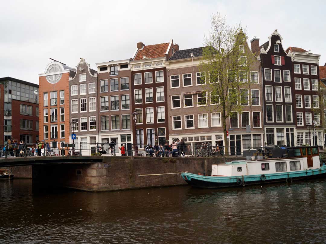 amsterdam grachtenfahrt hausfront3