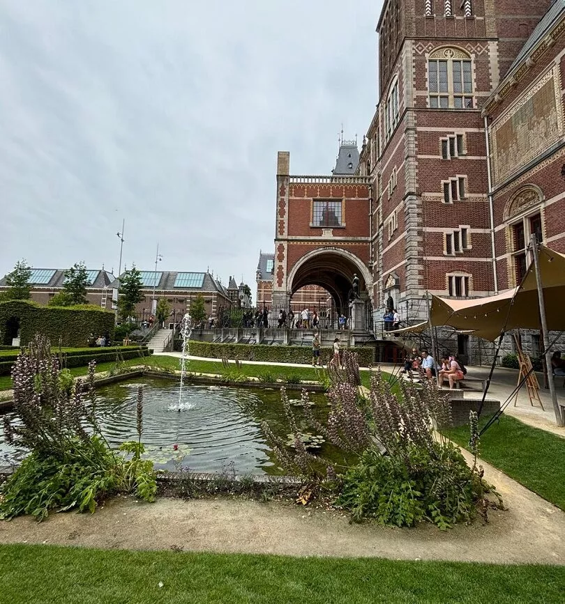 Amsterdam Rijksmseum Gärten Springbrunnen