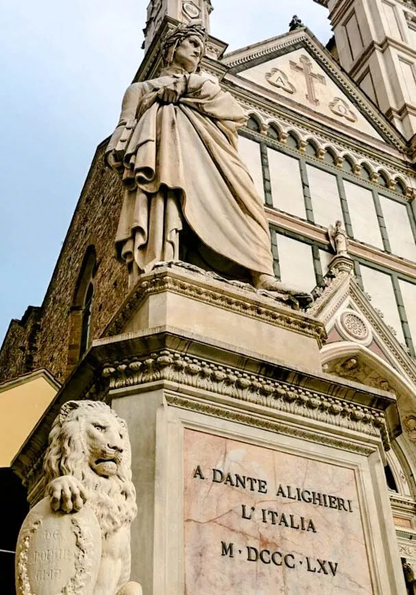 florenz dante skulptur vor der basilica di santa croce