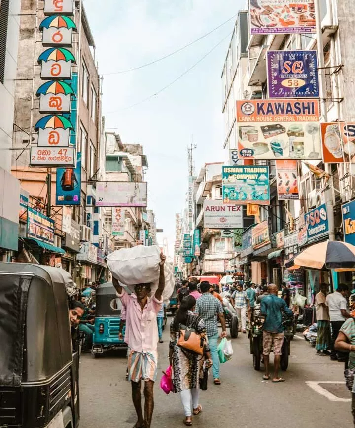 sri lanka colombo belebte strasse