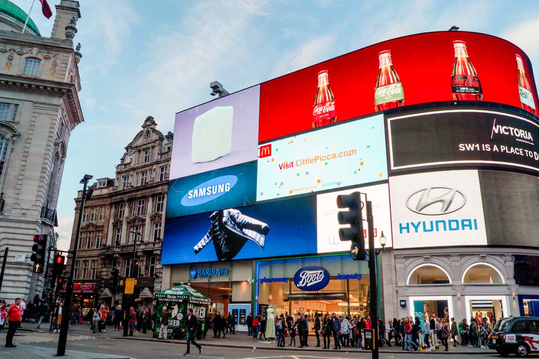 england london piccadilly circus england london piccadilly circus