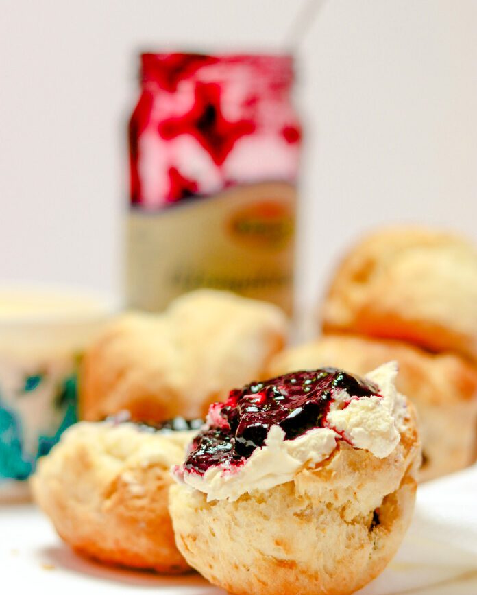 england scones mit jam