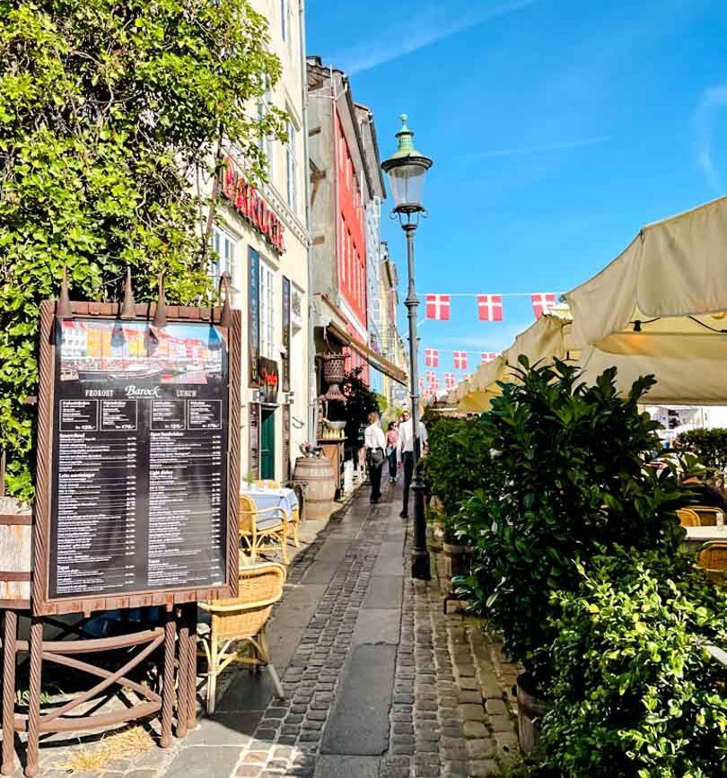 Restaurants am Nyhavn in Kopenhagen, Dänemark