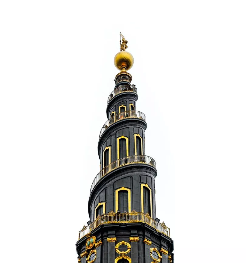 spiralfoermiger kirchturm der vor frelsers kirke in kopenhagen daenemark spiralfoermiger kirchturm der vor frelsers kirke in kopenhagen daenemark