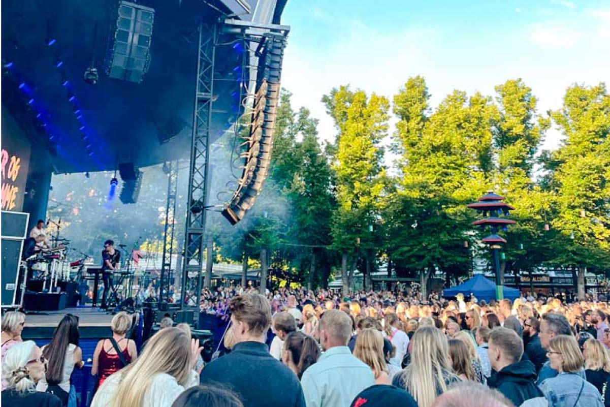 Konzert an der Open-Air-Bühne im Tivoli, Kopenhagen