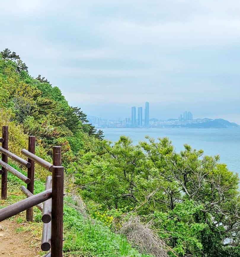Südkorea Busan Skyline auf dem Igidae Walk