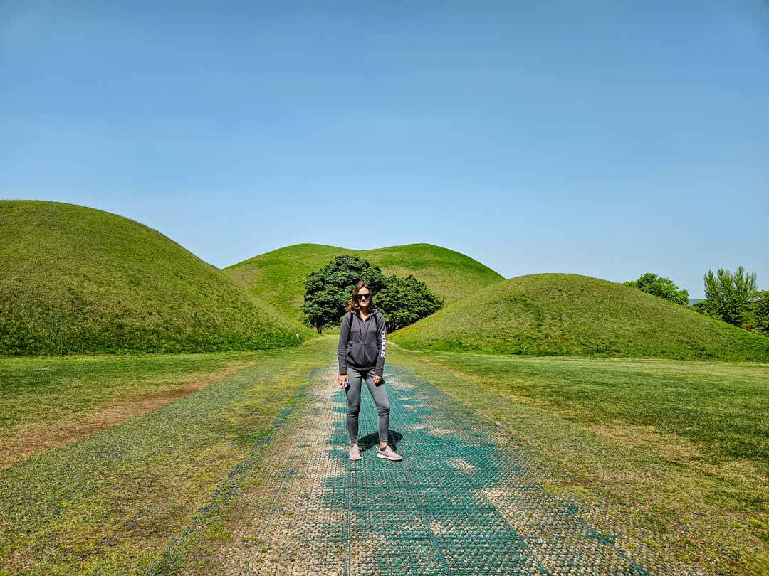 suedkorea gyeongju daereungwon tomb suedkorea gyeongju daereungwon tomb