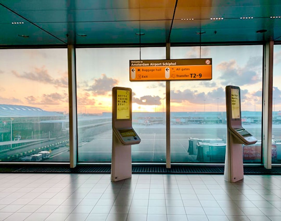 amsterdam staedtetrip flughafen