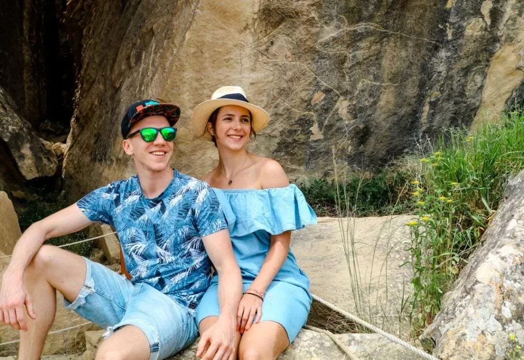 aserbaidschan hoehlenmalereien bei gobustan 2