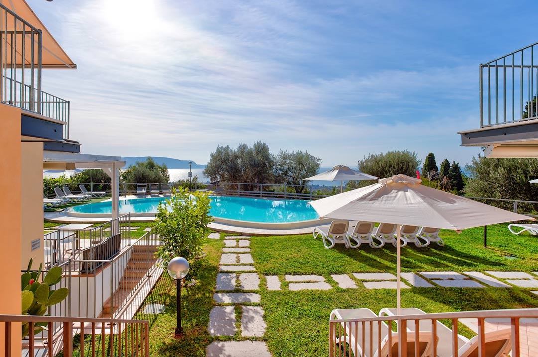 Unterkunft Maderno Gardasee Garten Pool Und Seeblick