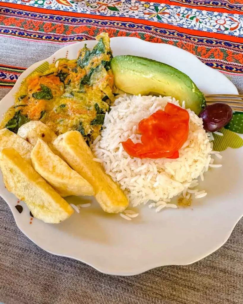 colca canyon 2 day trek mittagessen bei der wanderung tag 1