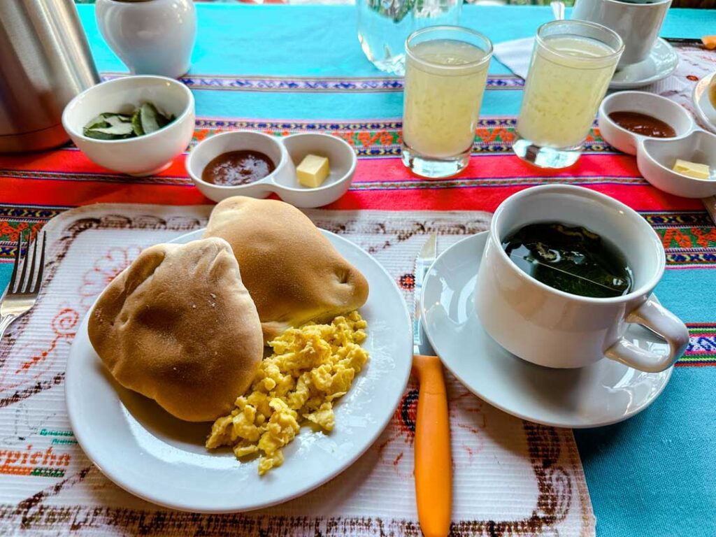 fruehstueck vor dem 2 day colca canyon trek