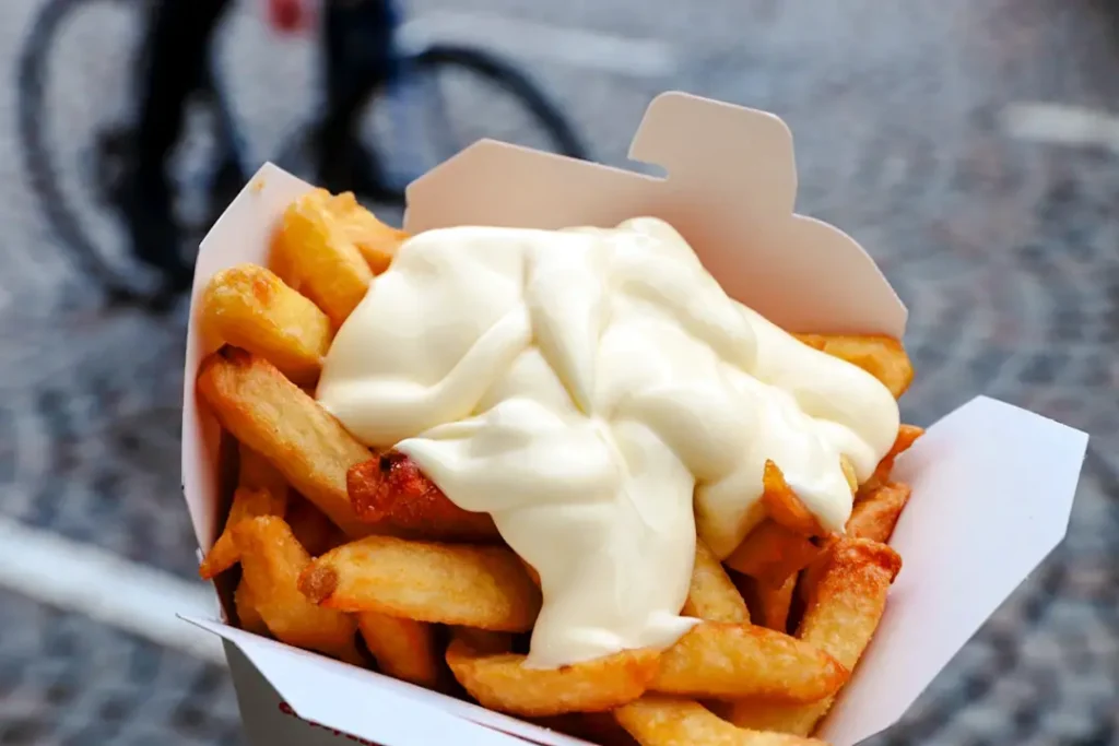 amsterdam staedtetrip essen pommes neu