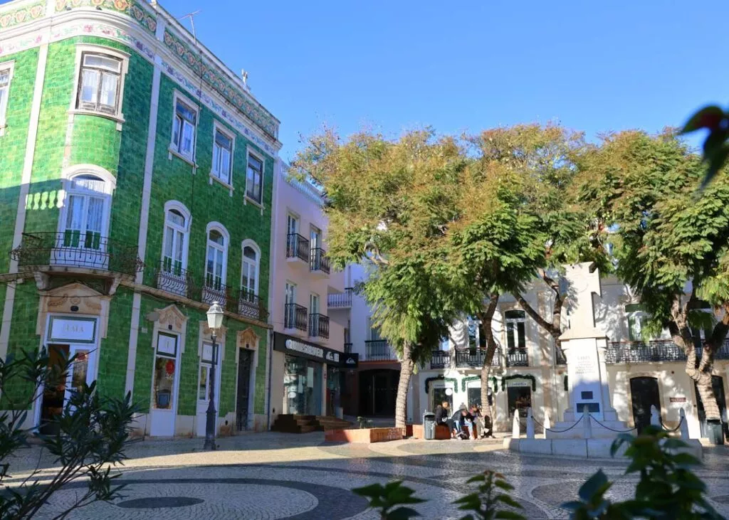 Schoensten Gebaeude In Lagos Altstadt Algarve Portugal