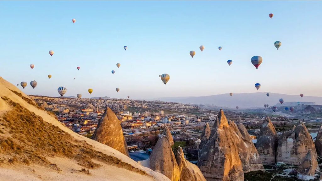 tuerkei kappadokien ballons zum sonnenaufgang
