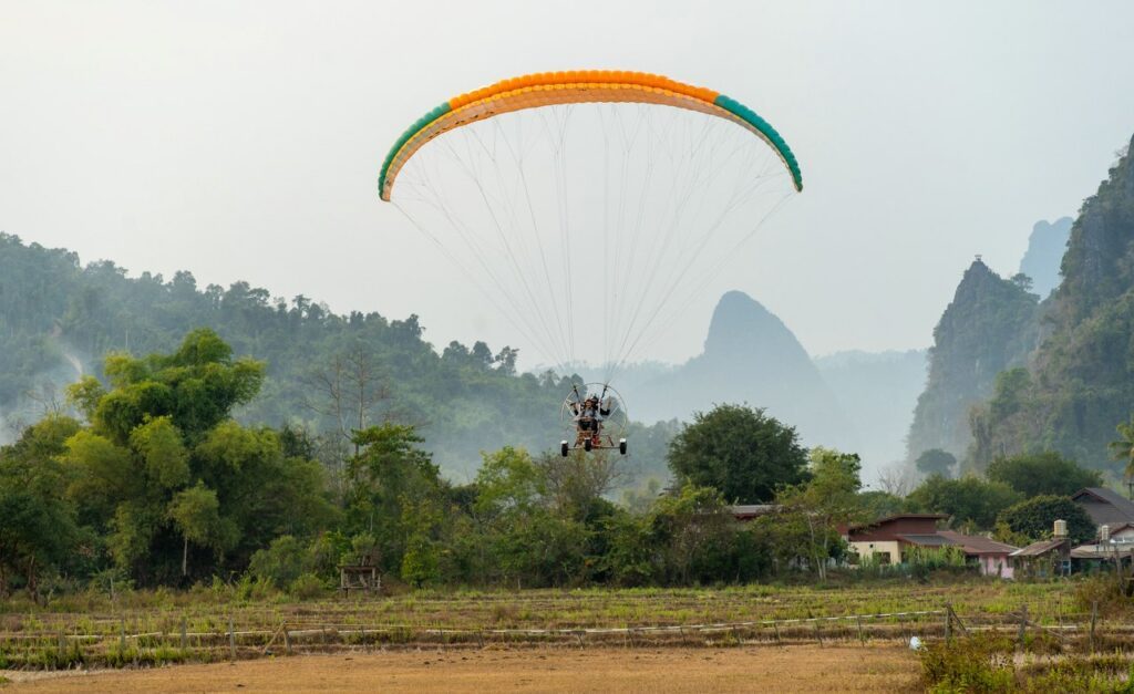 laos vang vieng paramotor