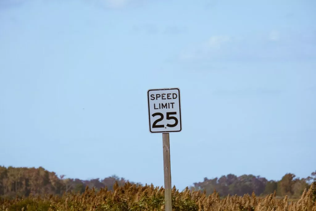 usa strassenschild speedlimit