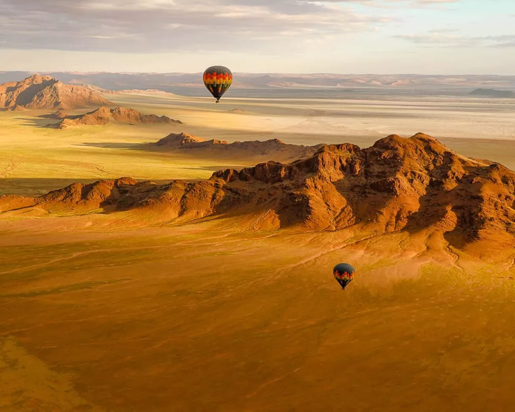 ballon fahren ueber den bergen und steppen in namibia Ballon Fahren Ueber Den Bergen Und Steppen In Namibia