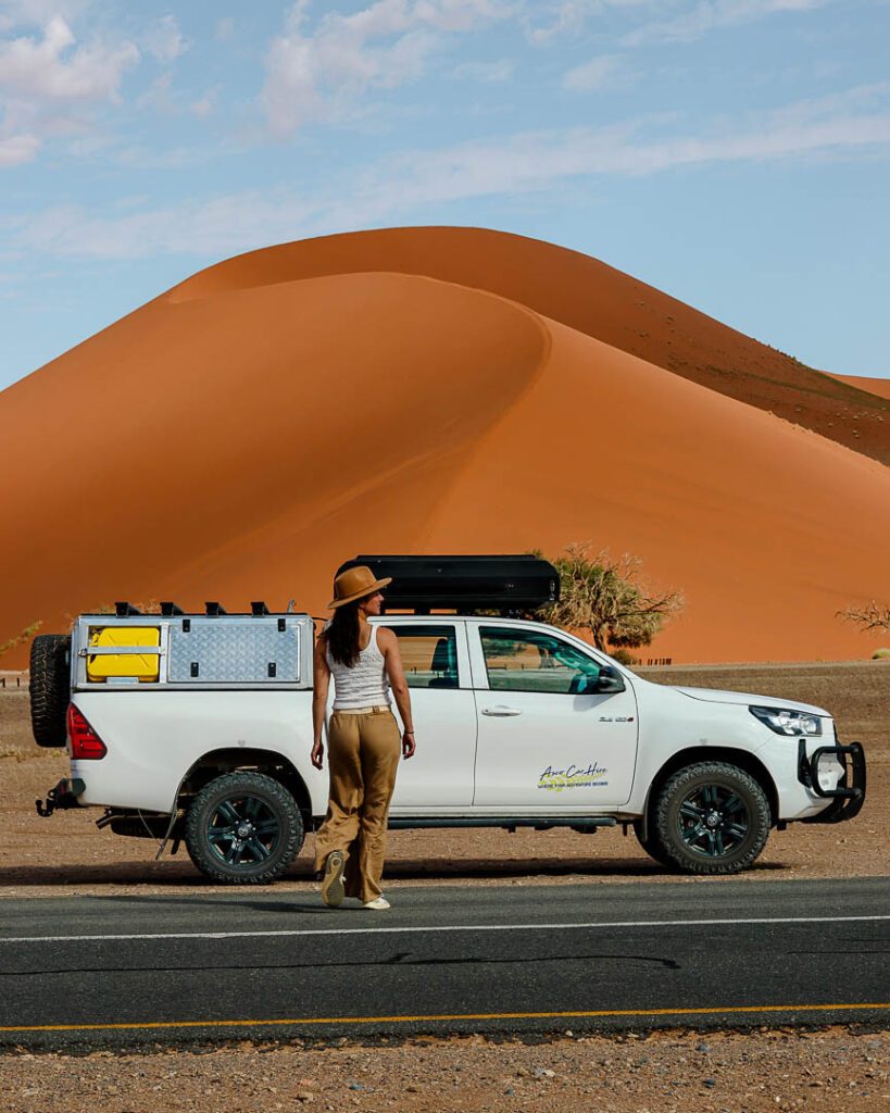 duene 40 im hintergrund im sossusvlei namibia
