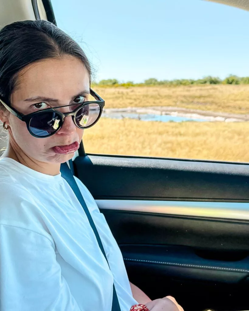 leeres wasserloch im etosha nationalpark