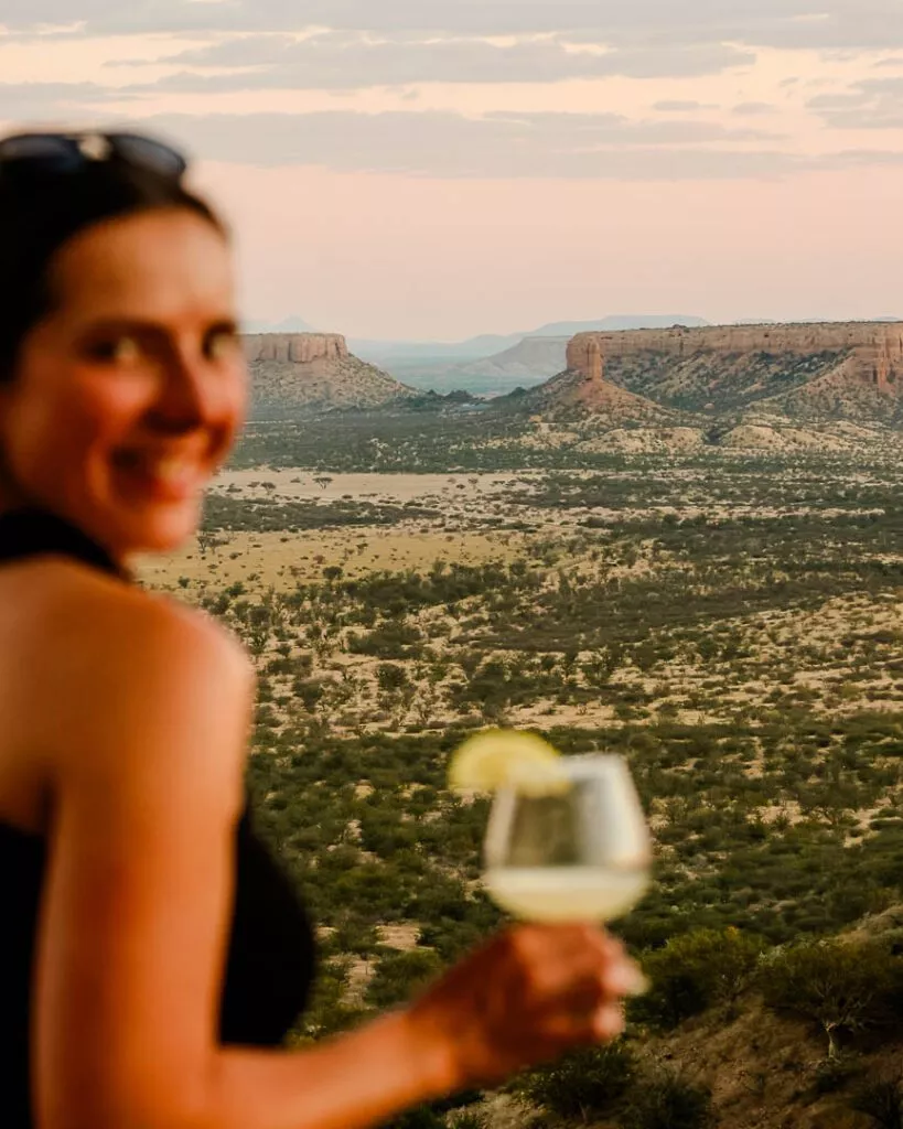 sonnenuntergang auf der terrasse der ugab terrace lodge