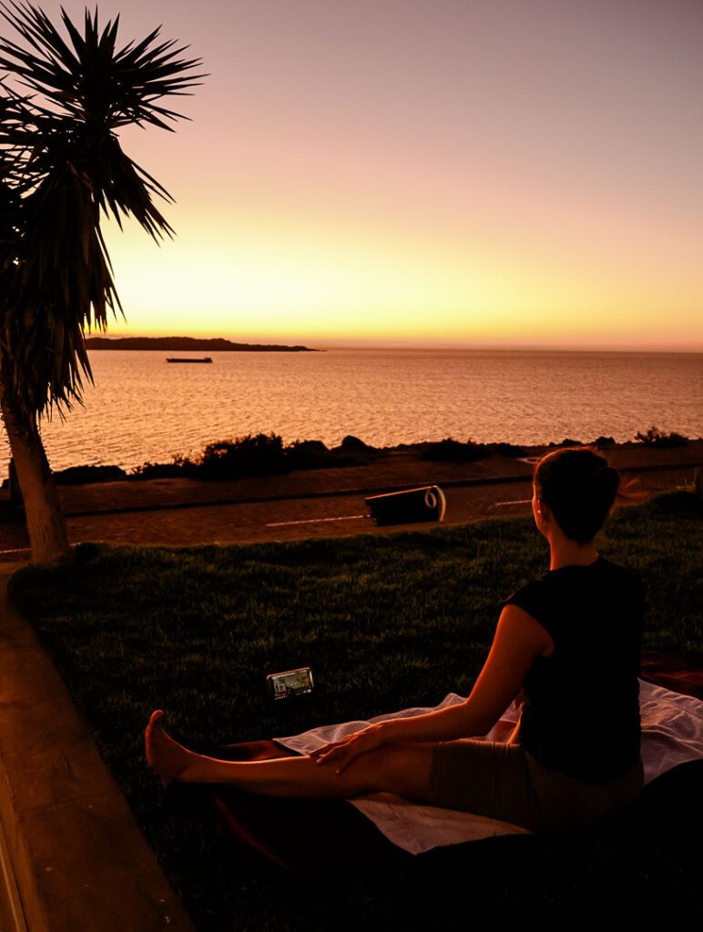 Yoga Bei Sonnenuntergang Im Kairos Cottage Bb