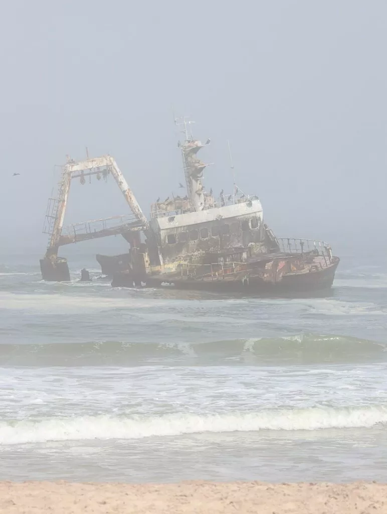 zeila shipwrack an der skeleton coast in namibia