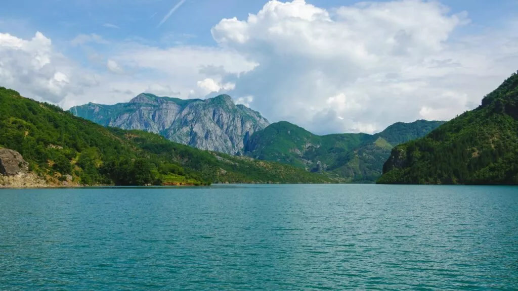 albanien blick auf den komansee Albanien Blick Auf Den Komansee