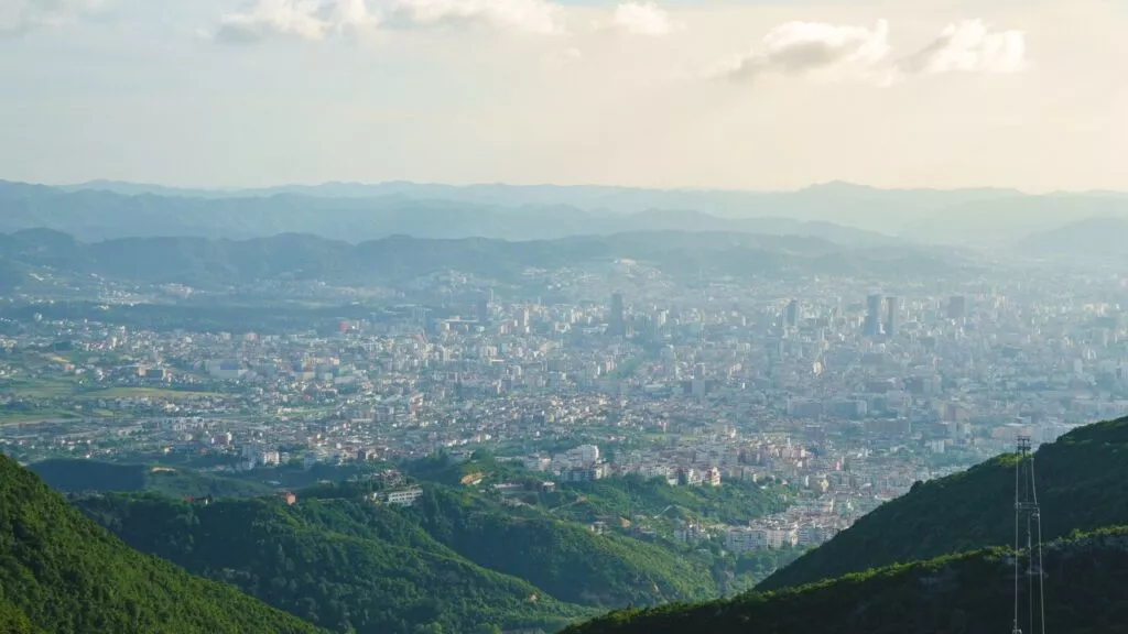 albanien blick auf tirana vom dajti ekspres Albanien Blick Auf Tirana Vom Dajti Ekspres