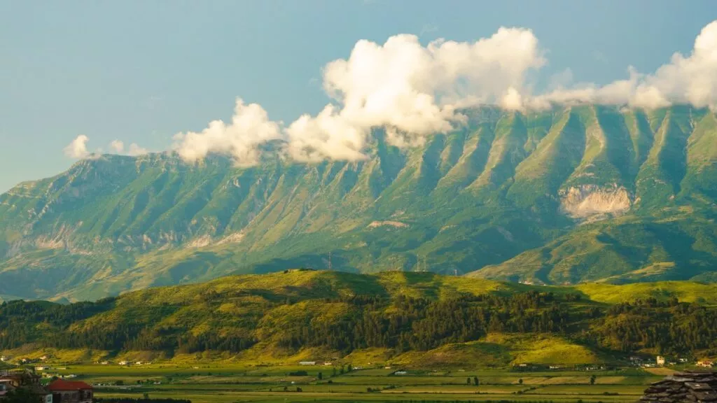 Albanien Blick von Gjirokaster