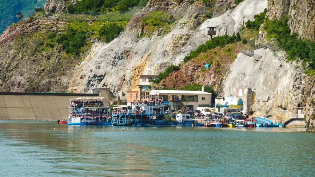 albanien faehranleger des komansee Albanien Faehranleger Des Komansee