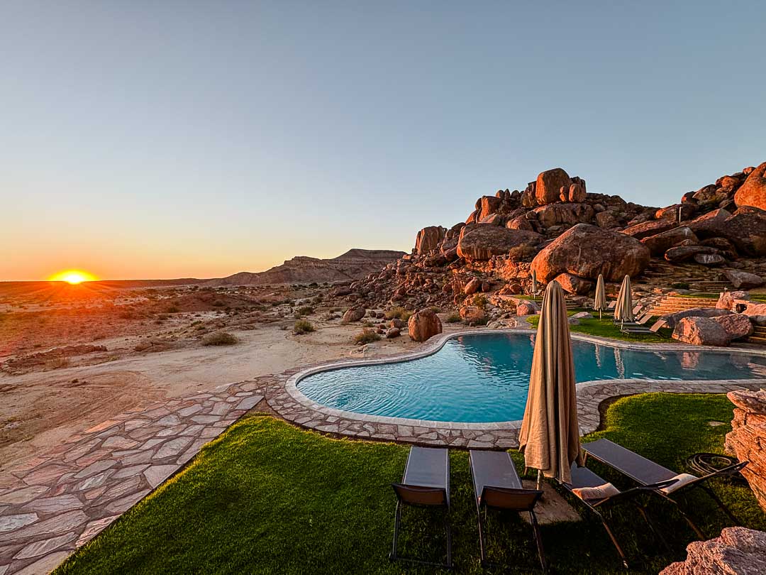 Gondwana Canyon Lodge Pool Zum Sonnenuntergang