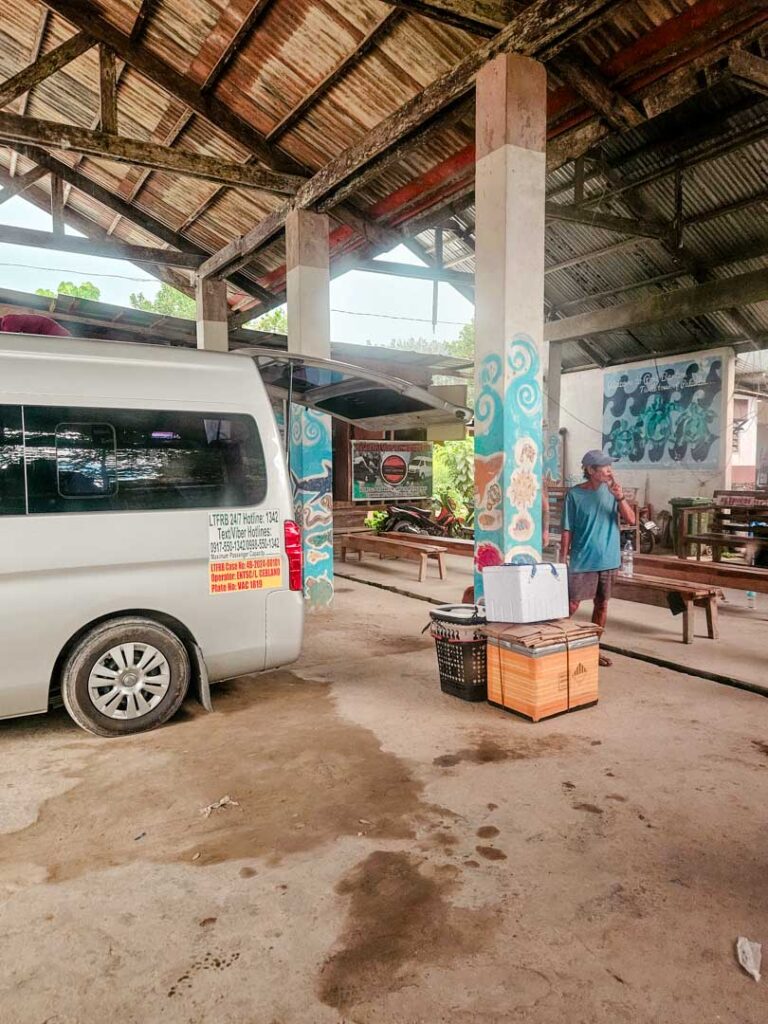 philippinen port barton busstation